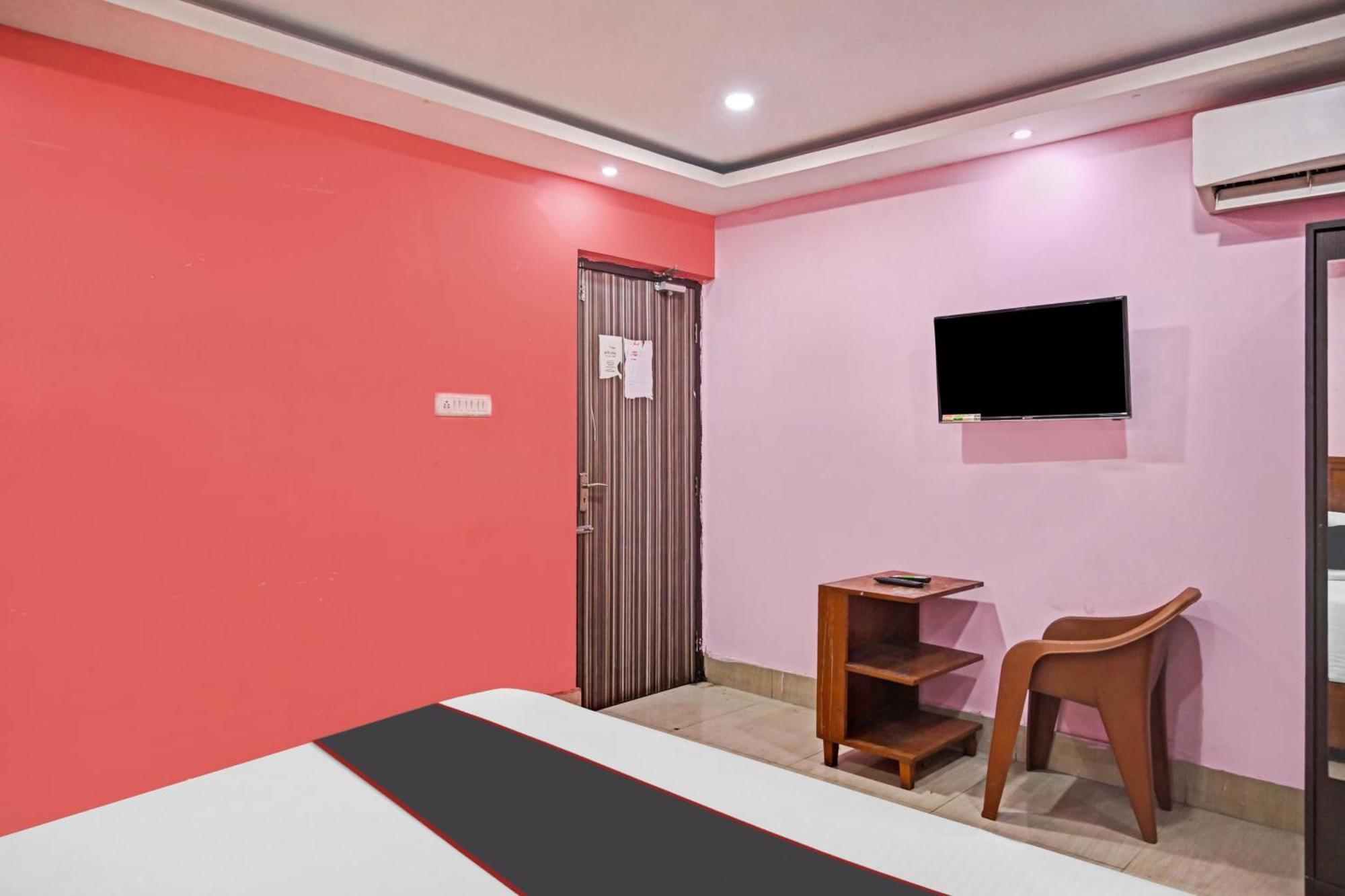 Hotel O Adhikary Guest House Inn Hotel Kolkata